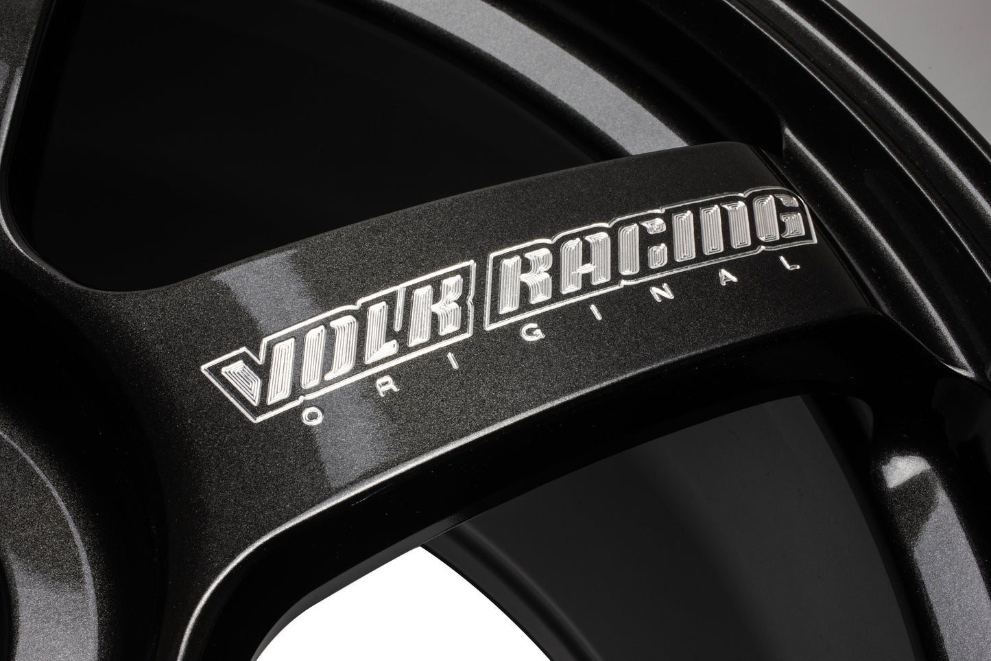 Volk Racing TE37 Saga S-Plus Center Lock - Set of 4